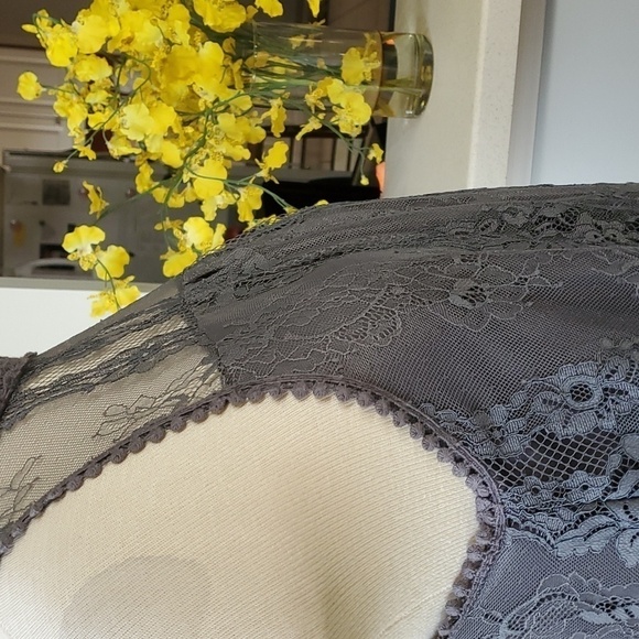 Lace top, gray size small, by Coco & Jaimeson. Y2K look. Lovely and NWT. - Picture 4 of 11